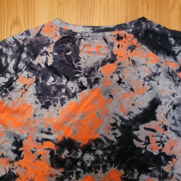 Under Armour Orange and Black Short Sleeve Tee - Picture 4 of 5